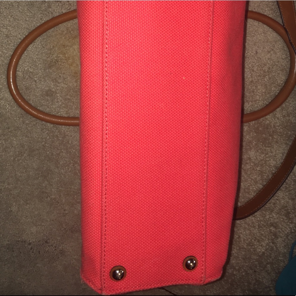 Unique Large Micheal Kors Tote like new condition - Picture 4 of 7